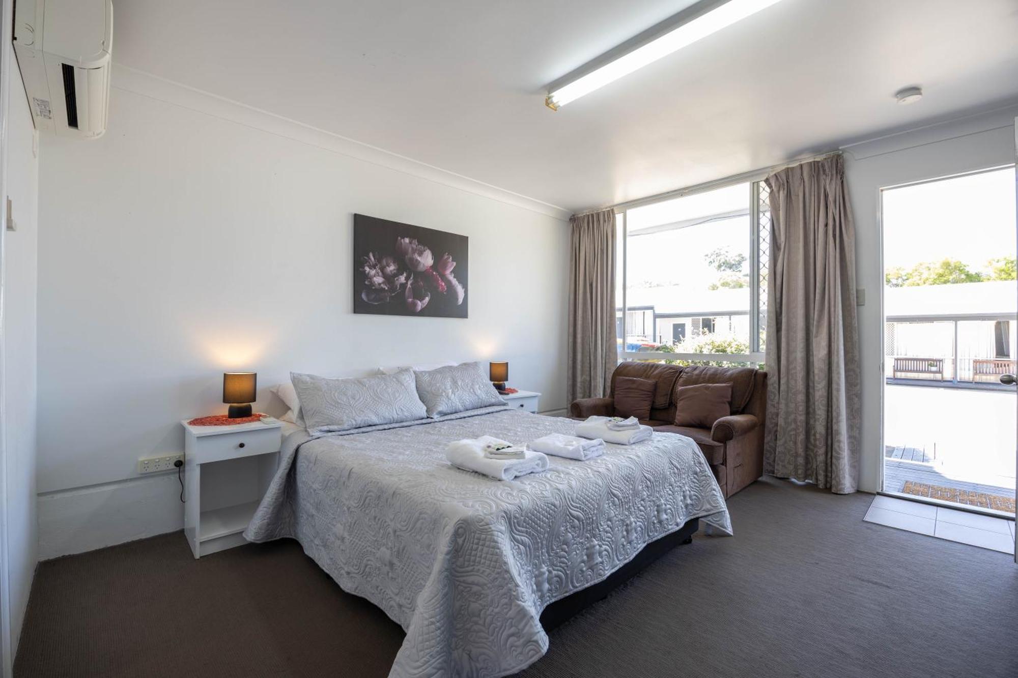 וורוויק Alexander Motel מראה חיצוני תמונה