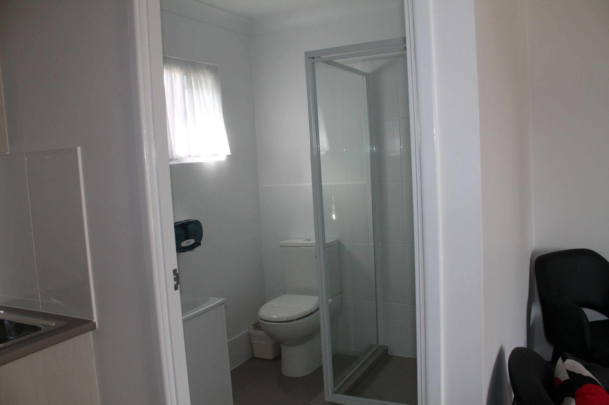 וורוויק Alexander Motel מראה חיצוני תמונה