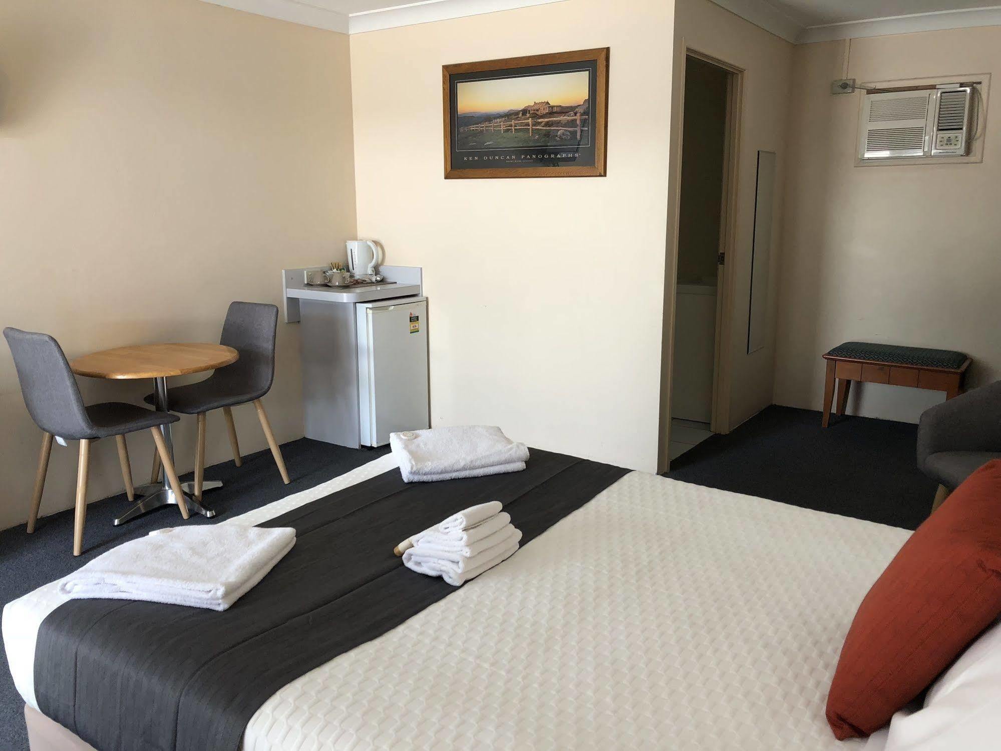 וורוויק Alexander Motel מראה חיצוני תמונה