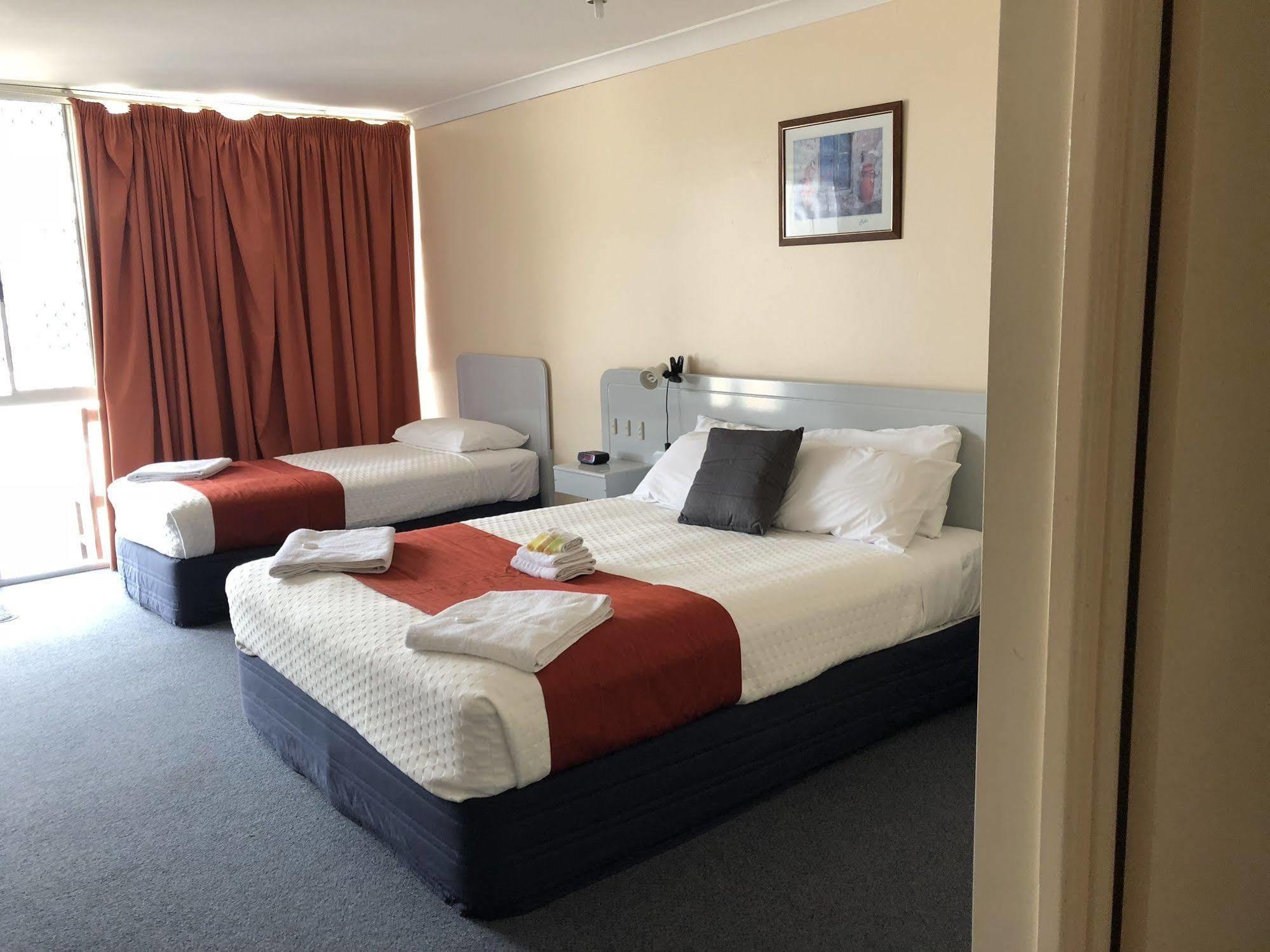 וורוויק Alexander Motel מראה חיצוני תמונה