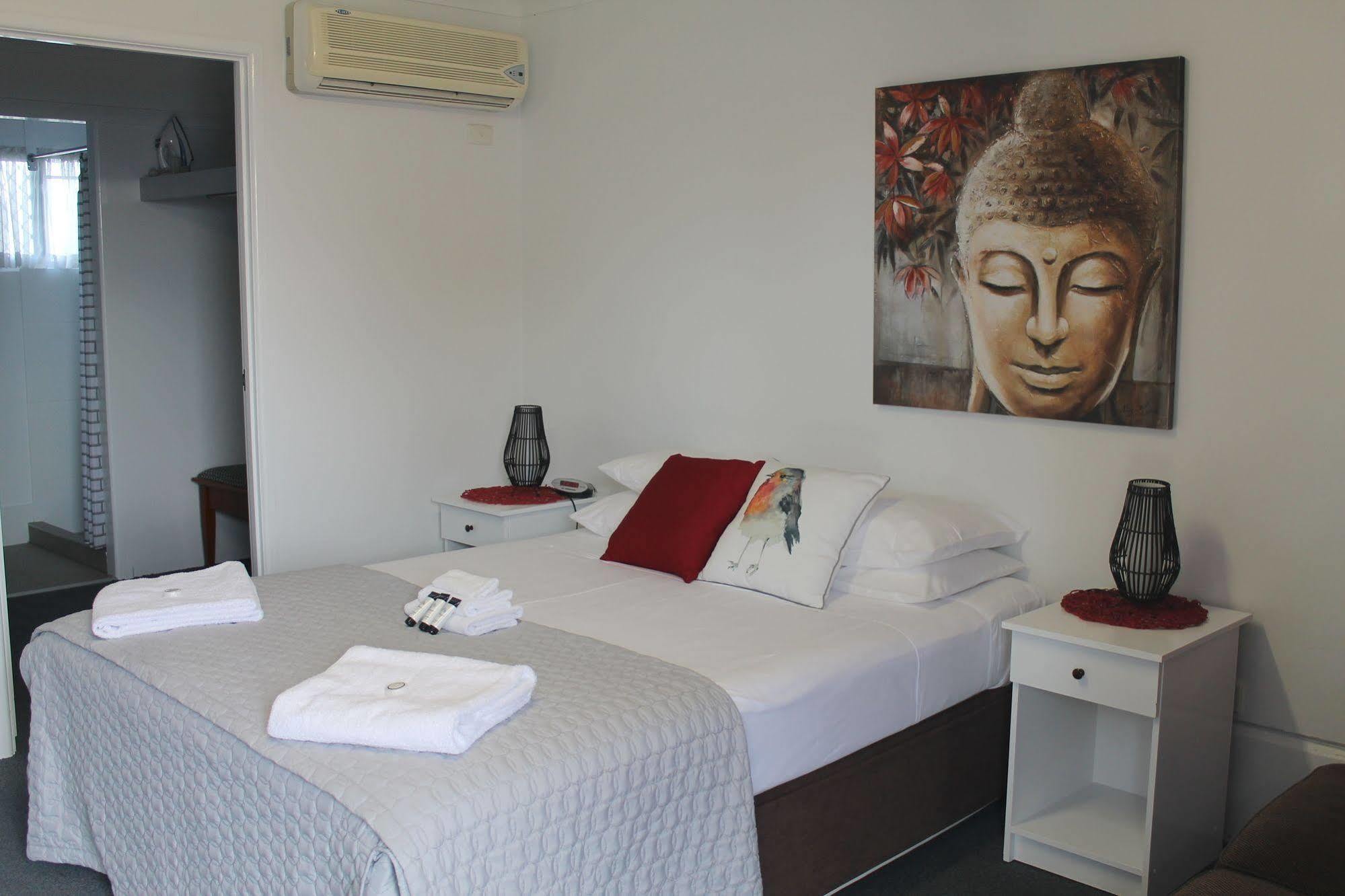וורוויק Alexander Motel מראה חיצוני תמונה