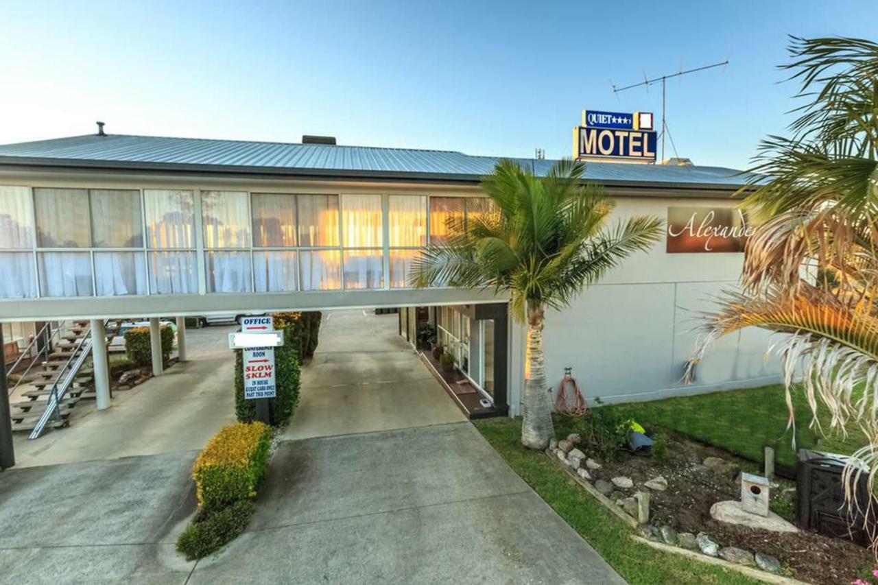 וורוויק Alexander Motel מראה חיצוני תמונה